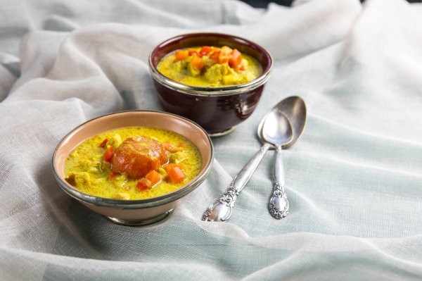 Gyömbéres-kurkumás csirkeleves