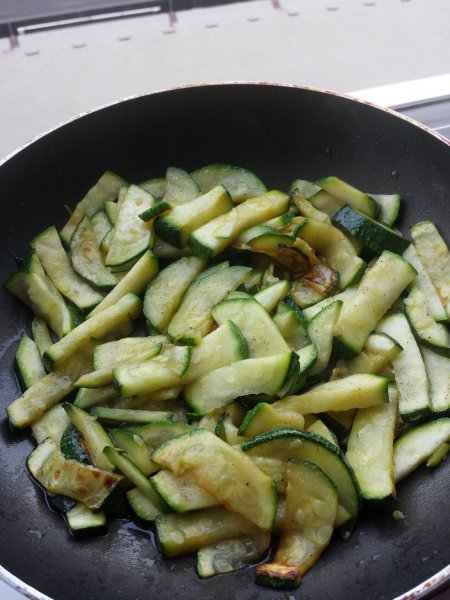 gastrobertollini_kapros_cukkinis_rétes_